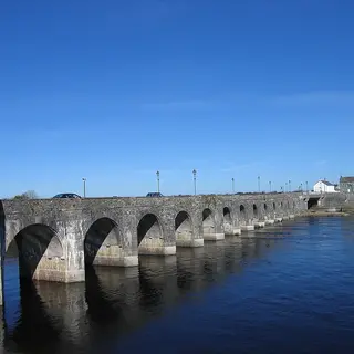 The R357 crossing the River Shannon at Shannonbridge