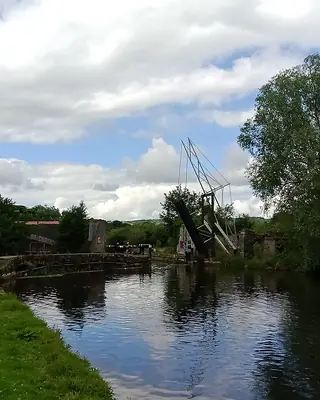 The lock and lifting bridge on the Barrow navigation at Bagenalstown