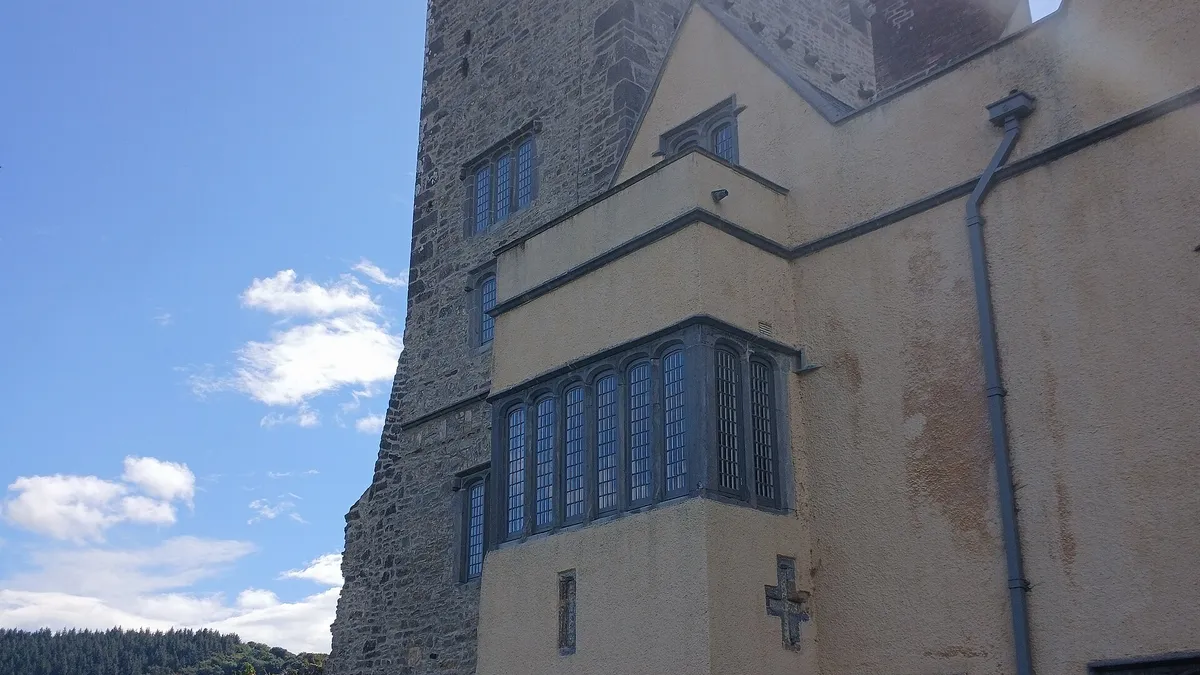 The mullioned windows and gable of Ormond Castle at Carrick-on-Suir