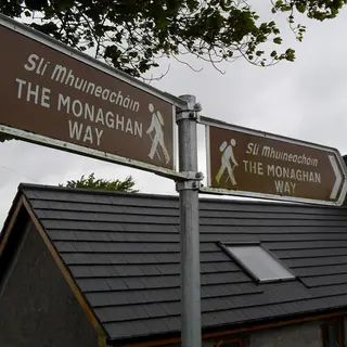 A fingerpost for the Monaghan Way pointing along the route