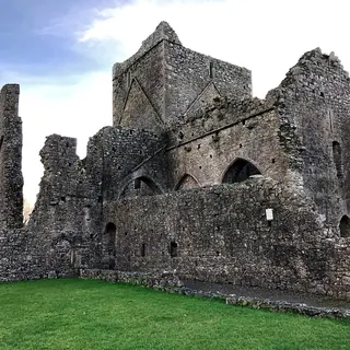 Cloister, Hore Abbey, Caiseal, Éire