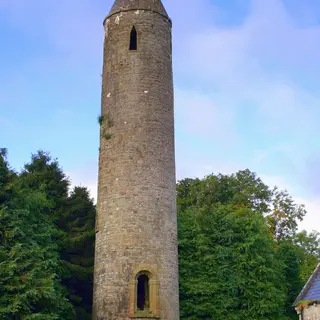 Round Tower, Timahoe, Ireland. Note the door is above ground for defensive purposes