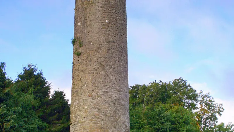 Round Tower, Timahoe, Ireland. Note the door is above ground for defensive purposes