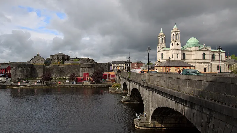 The bridge over the Shannon at Athlone with the castle and the church behind