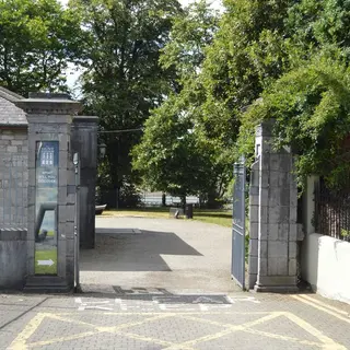 The gates and courtyard entrance to the Hunt Museum in Limerick